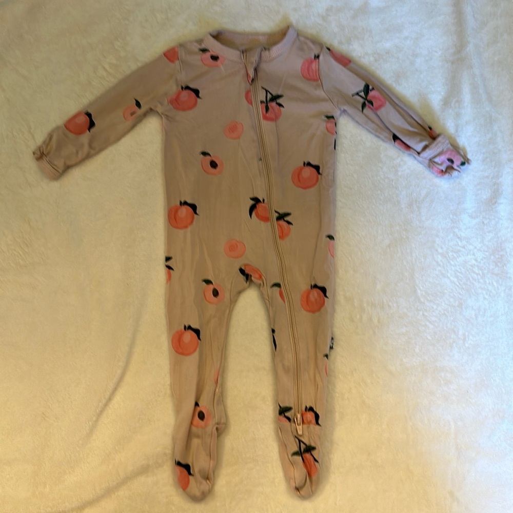 Kyte Baby peaches bamboo pajamas size 0-3 months